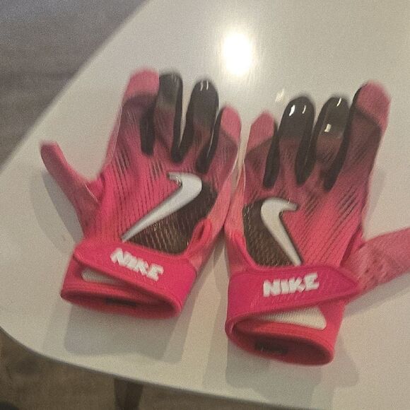 Nike Pink and Black Athletic Gloves - Picture 1 of 4